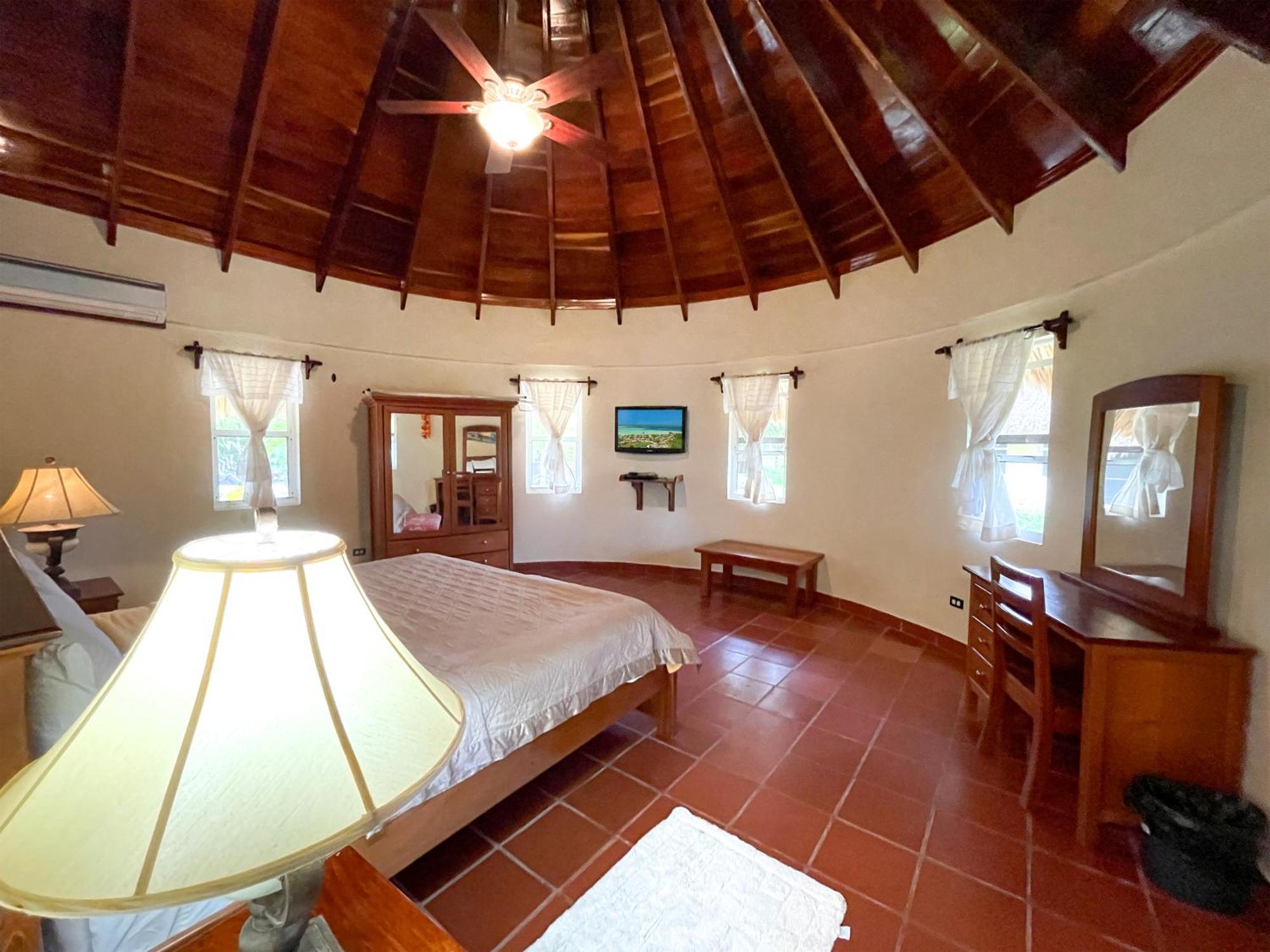 Orchid Bay Resort Corozal Rum bild