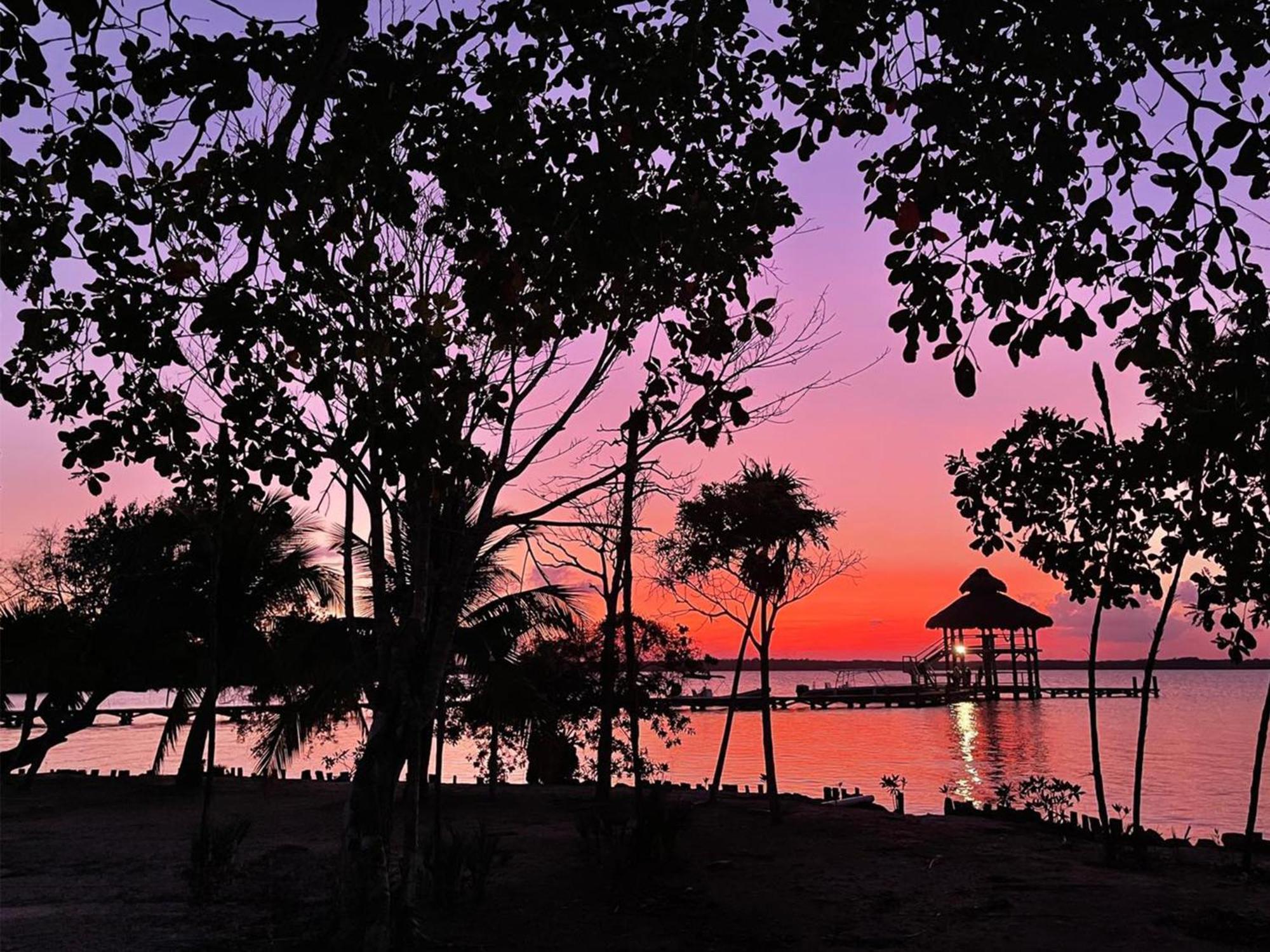 Orchid Bay Resort Corozal Exteriör bild